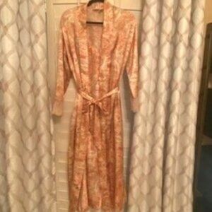 Madison Studio Intimates silky lace trimmed Gown & Robe - Size M